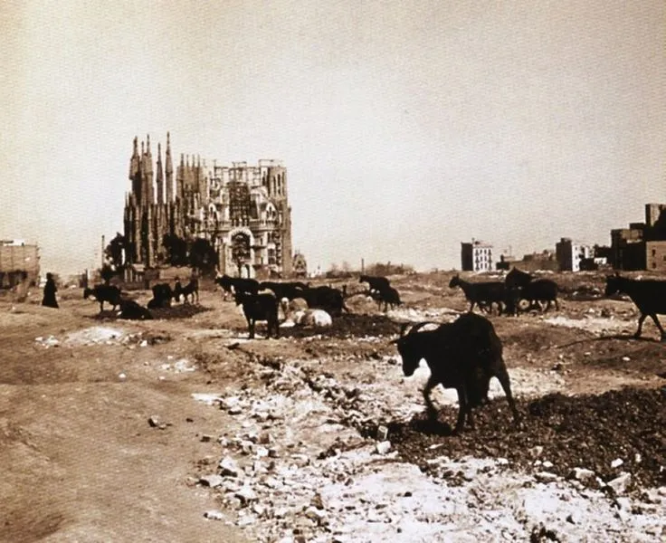 Sagrada Familia 1915 La Sagrada Familia barcelona gaudí