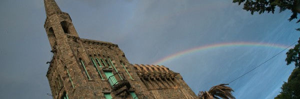 Arcoiris en la Torre Bellesgurad de Gaudí